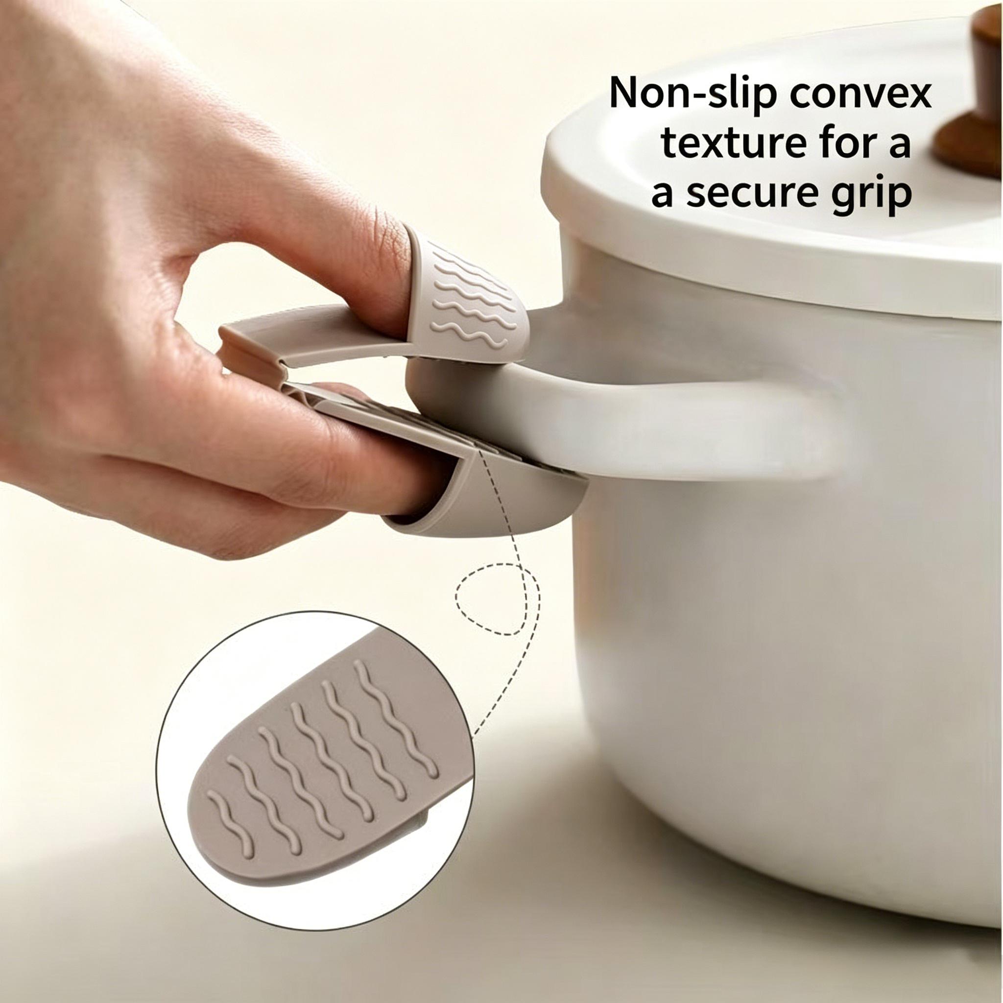 Kitchen Gadgets Built In - 三本指耐熱手袋、滑り止めシリコンオーブンミット（内蔵クリップ付き）、耐久性のある日常キッチン調理用具