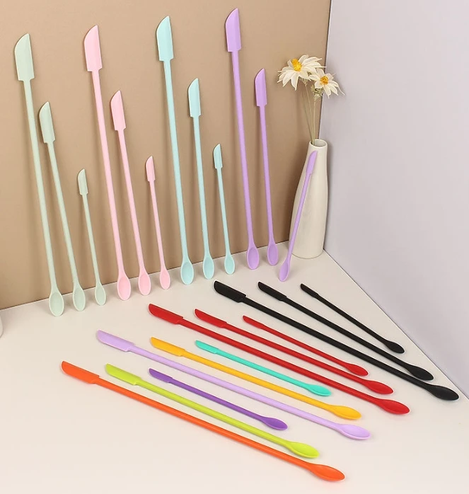 Kitchen Gadgets For Seniors - 長い柄の耐熱シリコンスパチュラ,両端スクレーパーとスプーン,ジャムヘラ,キッチンガジェット,アクセサリー,3ピース/セット